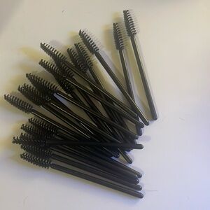 spoolies (100 pack) good and fluffy for brows, eyelashes, etc
